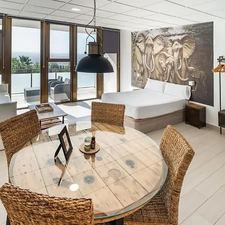 El Mirador Apartment *